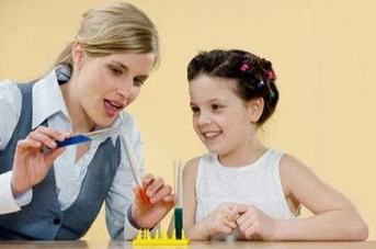 出色的孩子背后，都有個會示弱的媽媽