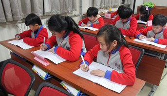 女兒需要底線教育，兒子需要陽光教育！這是對孩子最好的保護